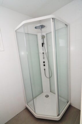 Du gyvenamieji namai šalia Vijūnėlės tvenkinio Druskininkuose