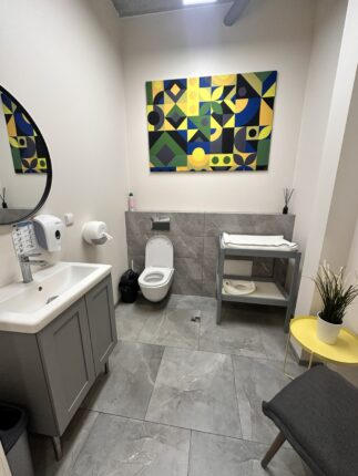 Naujos, modernios komercinės patalpos Alytaus centre.